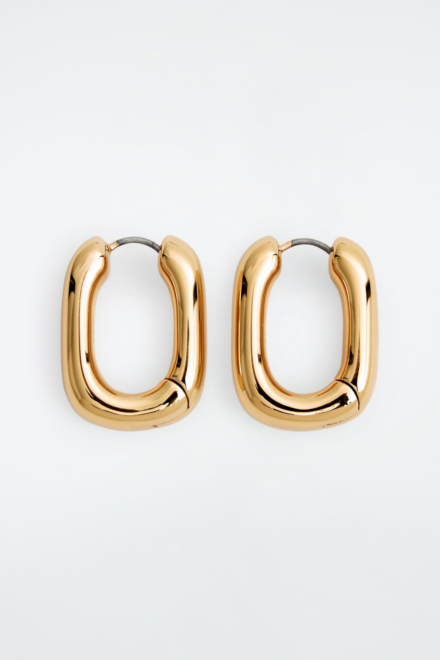 CHUNKY SQUARED HOOP EARRINGS